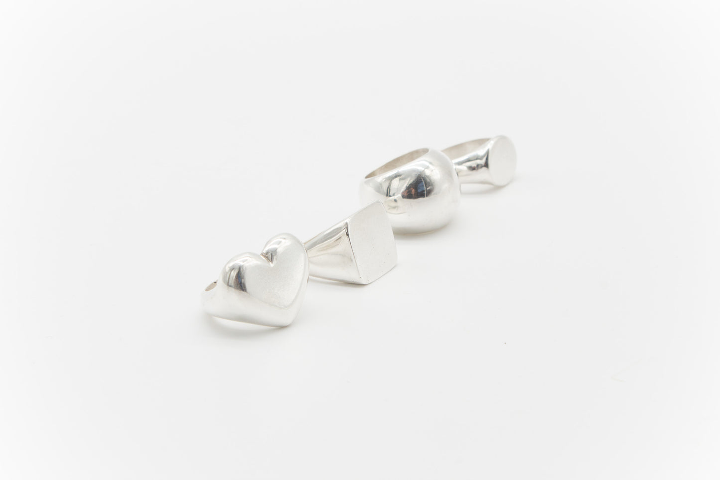 Chunky heart signet ring