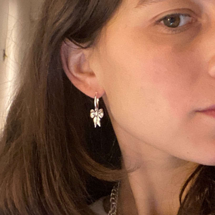 Bow earrings