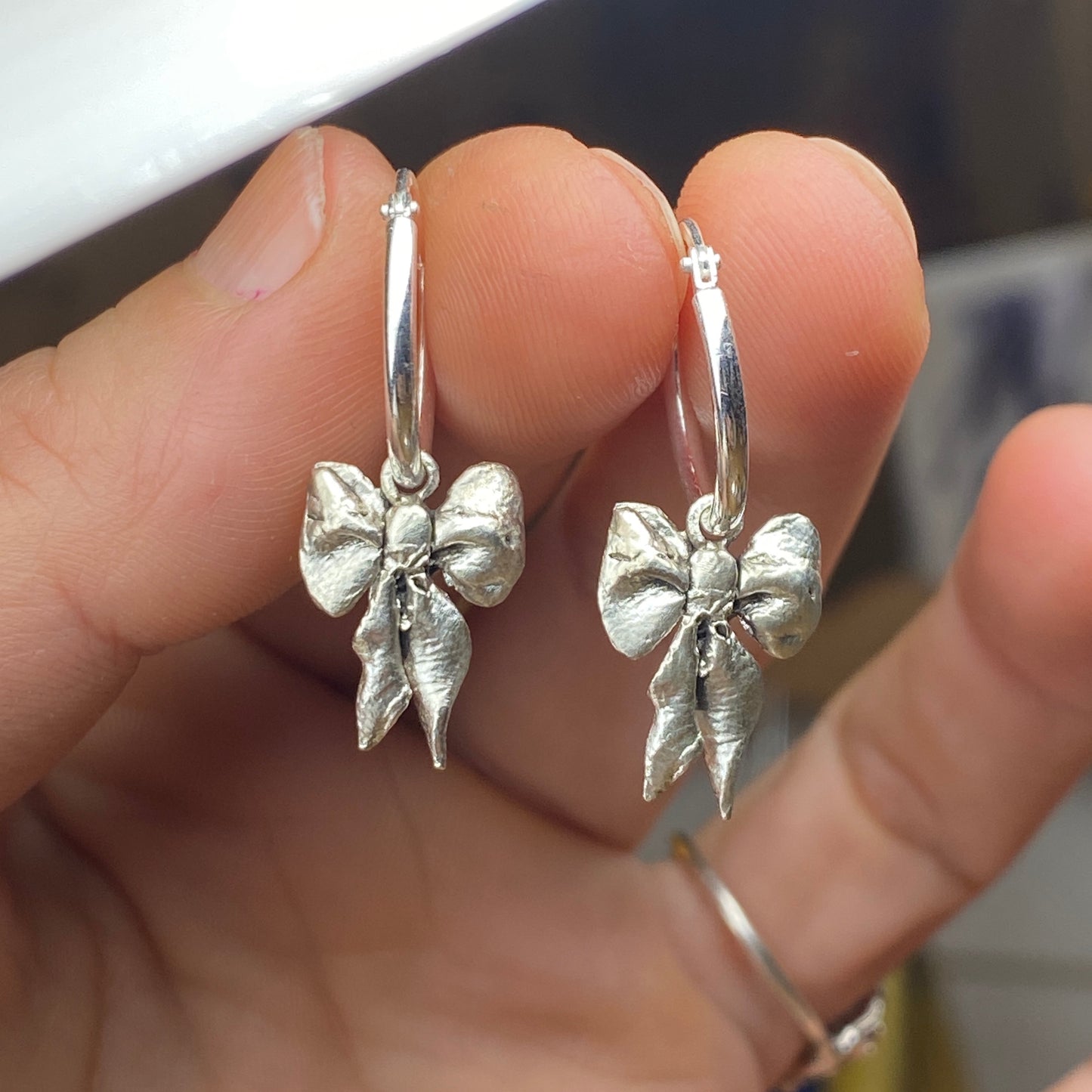 Bow earrings