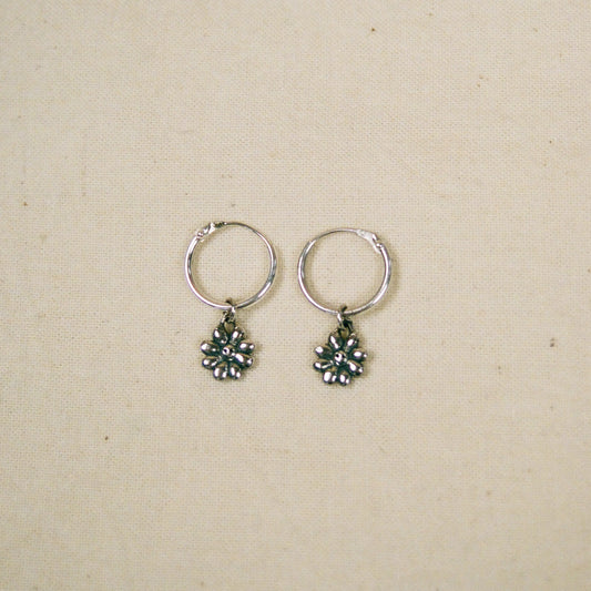 Tiny Flower earrings