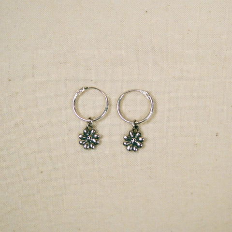 Tiny Flower earrings